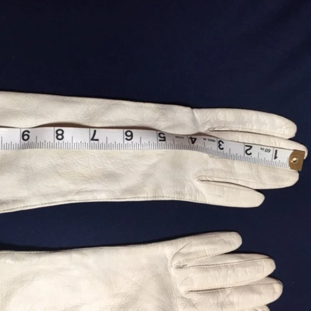 Vintage Timeless Dressy Soft Leather Gloves Ivory Color Wrist Length Size 7